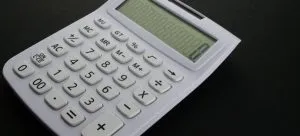 A calculator is useful to define the budget, which is one of the importance of having a moving plan.